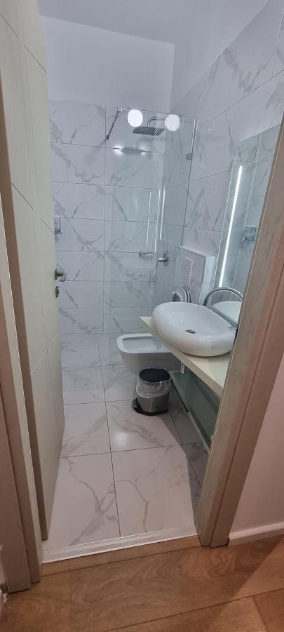 Suncoast Rooms Port Side Sarande Exterior photo